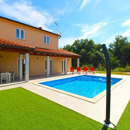 Ruzmarin 2339 * Valbandon