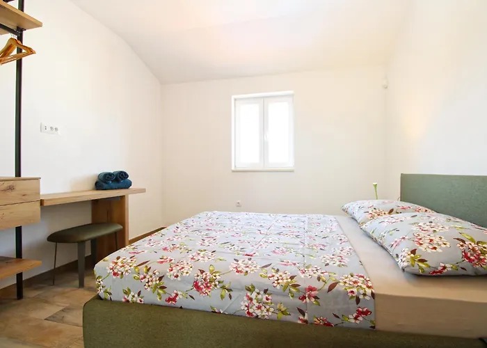 빌라 Ruzmarin 2339 *