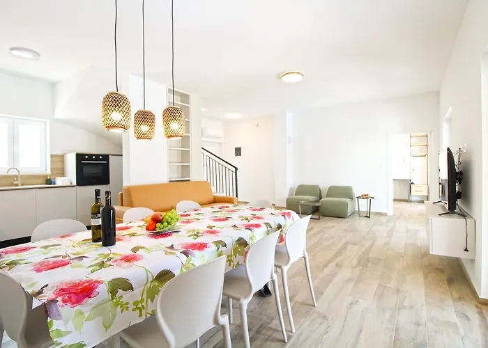 Ruzmarin 2339 빌라 Valbandon