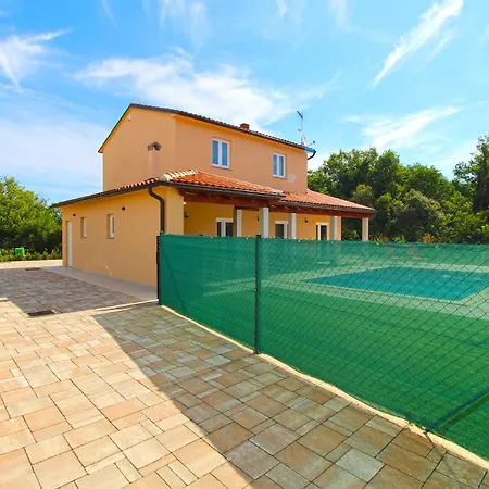 Ruzmarin 2339 Villa Valbandon